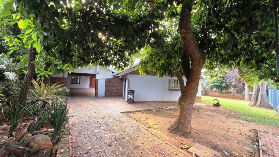 4 Bedroom Property for Sale in Magalieskruin Gauteng
