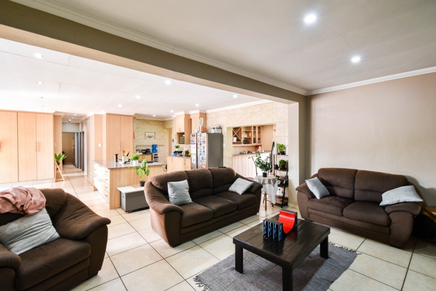 4 Bedroom Property for Sale in Doornpoort Gauteng