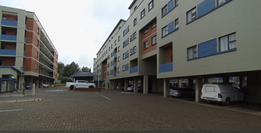 2 Bedroom Property for Sale in Die Hoewes Gauteng