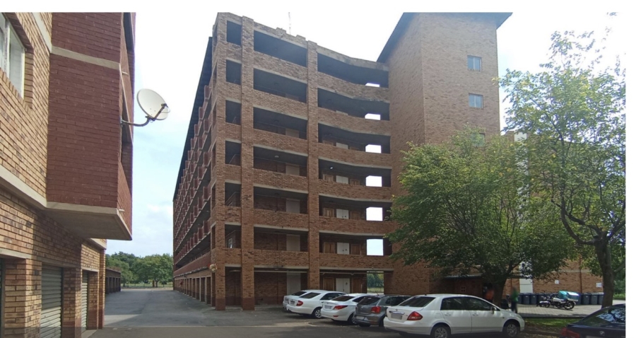 2 Bedroom Property for Sale in Zwartkop Gauteng