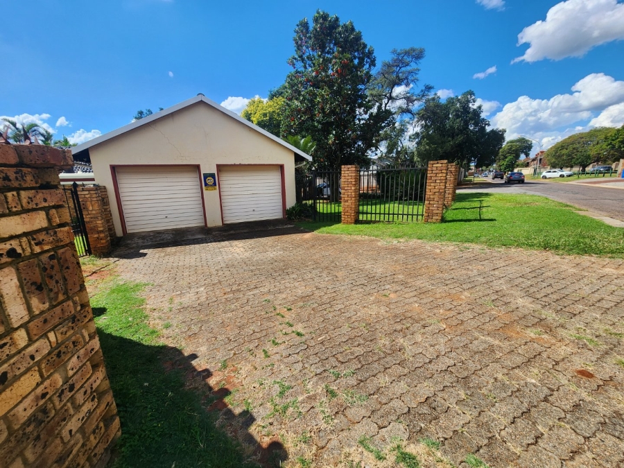 3 Bedroom Property for Sale in Magalieskruin Gauteng