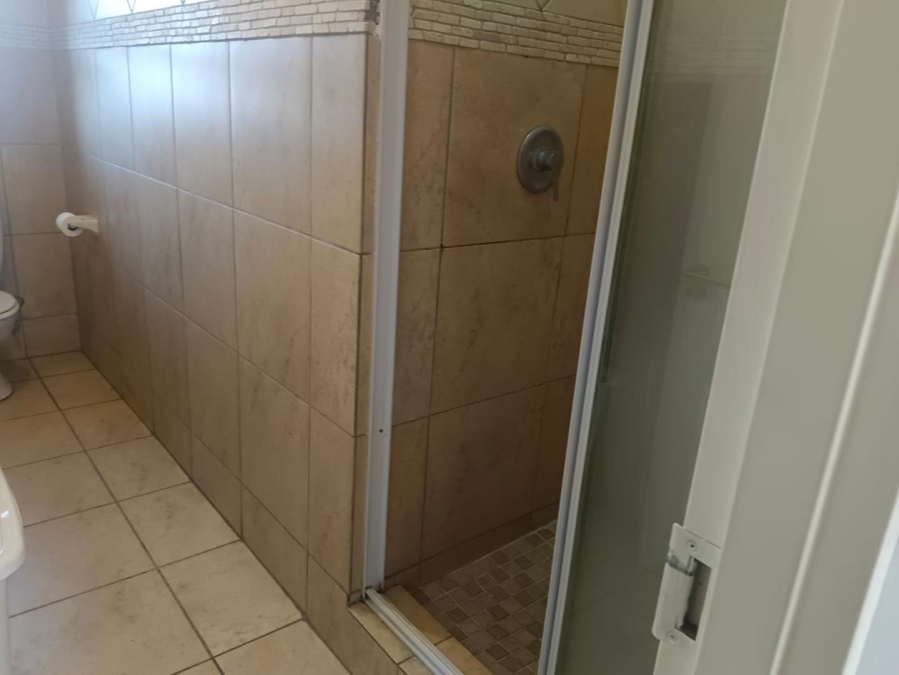 To Let 3 Bedroom Property for Rent in New Redruth Gauteng