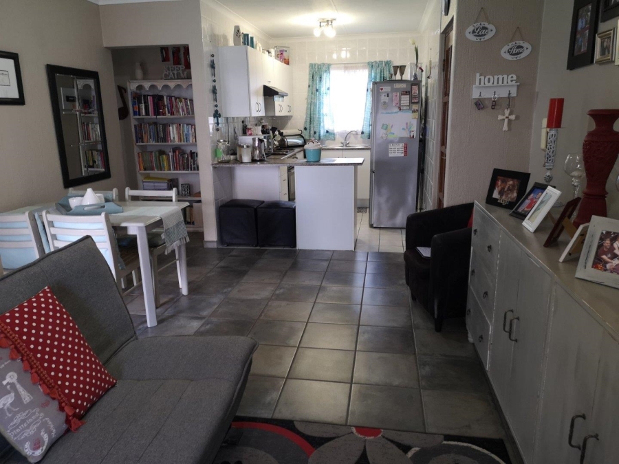 To Let 2 Bedroom Property for Rent in Brackenhurst Gauteng