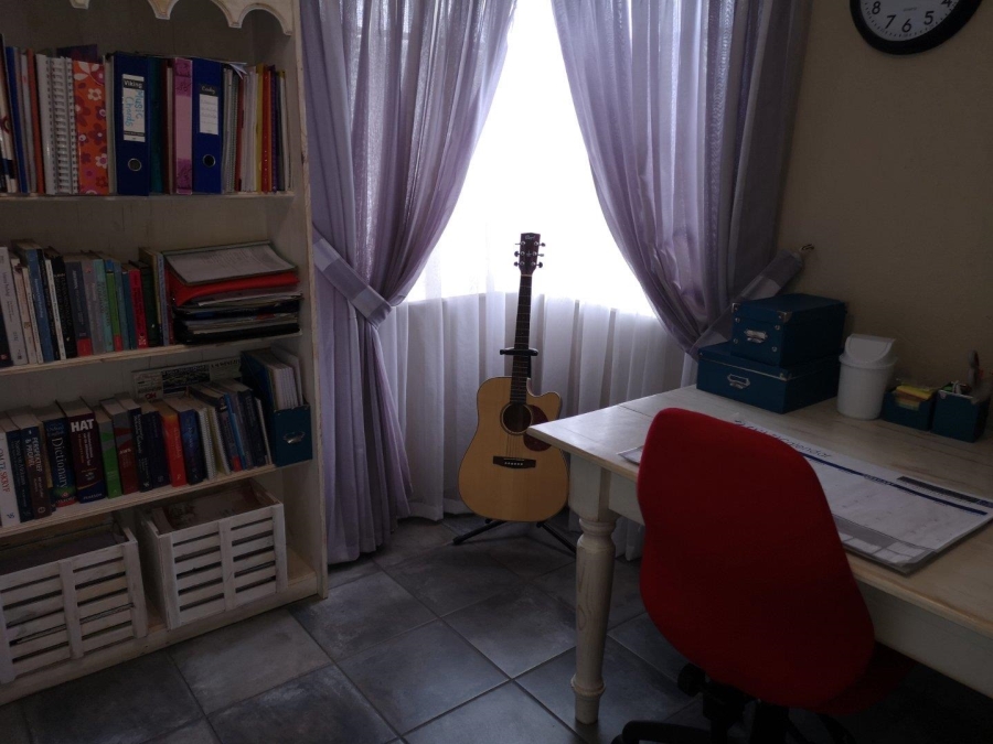 To Let 2 Bedroom Property for Rent in Brackenhurst Gauteng