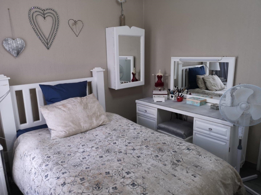 To Let 2 Bedroom Property for Rent in Brackenhurst Gauteng