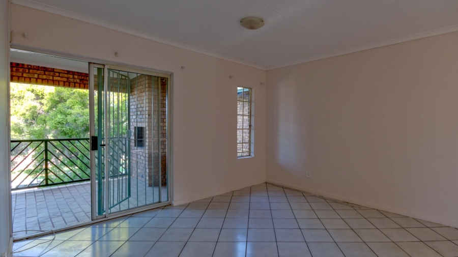 To Let 2 Bedroom Property for Rent in Faerie Glen Gauteng