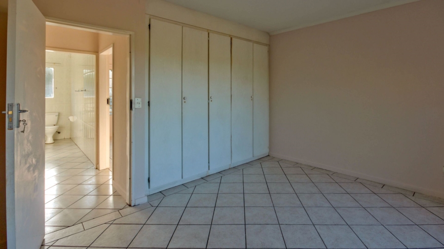 To Let 2 Bedroom Property for Rent in Faerie Glen Gauteng