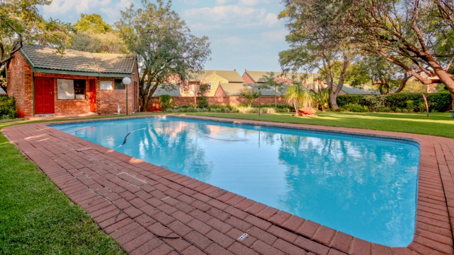 To Let 2 Bedroom Property for Rent in Faerie Glen Gauteng