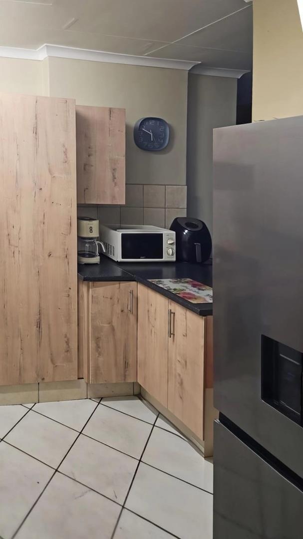 To Let 2 Bedroom Property for Rent in Faerie Glen Gauteng