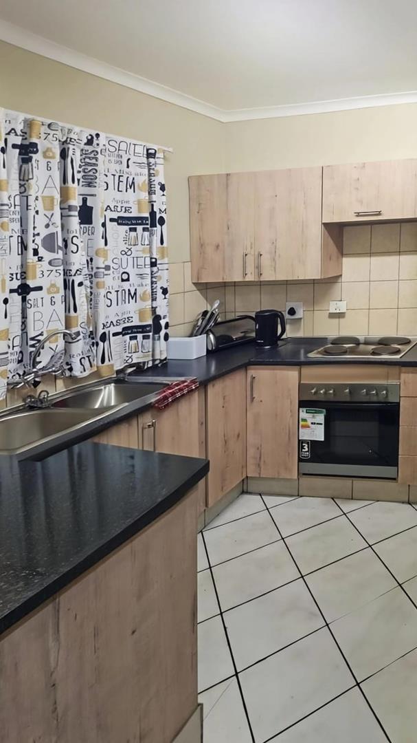 To Let 2 Bedroom Property for Rent in Faerie Glen Gauteng