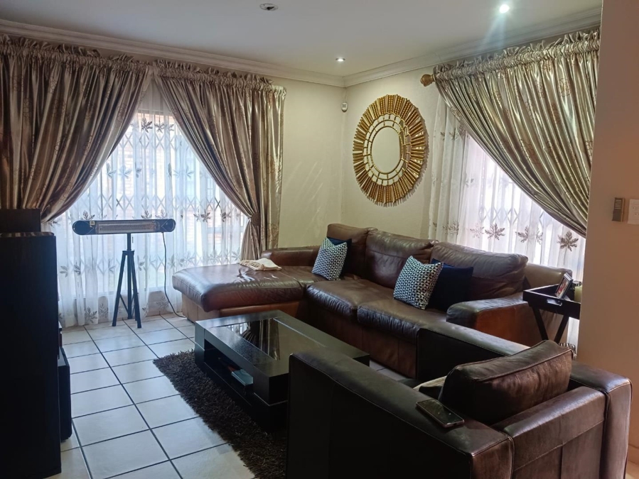 To Let 3 Bedroom Property for Rent in Elandshaven Gauteng