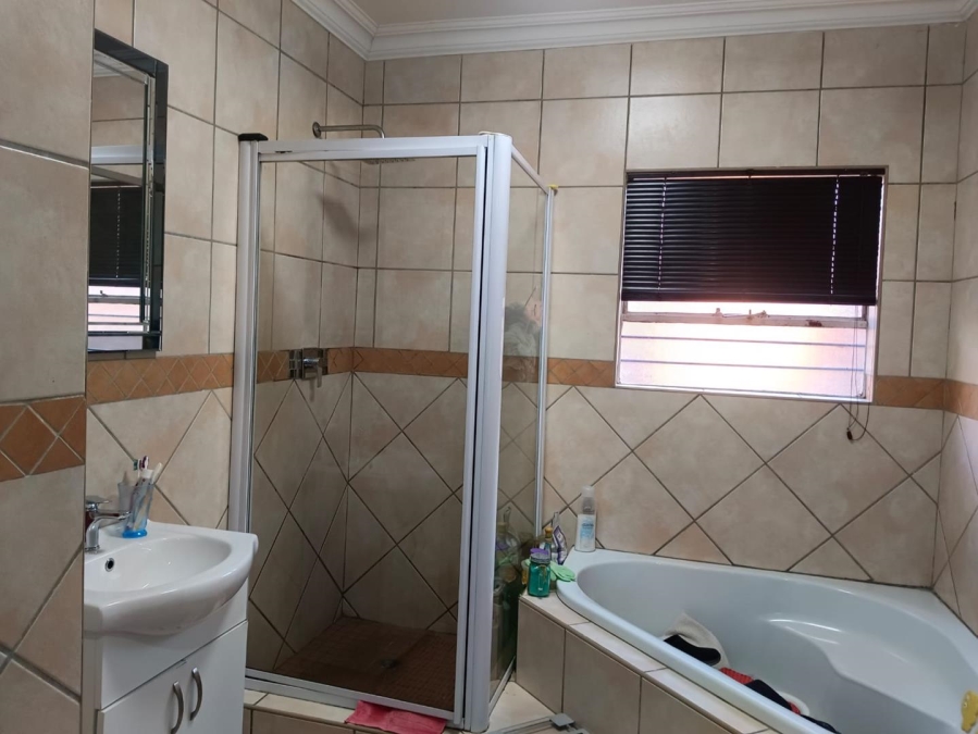 To Let 3 Bedroom Property for Rent in Elandshaven Gauteng