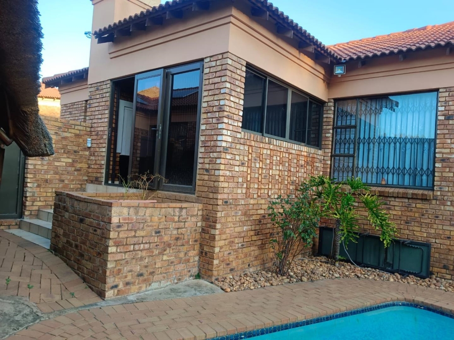 To Let 3 Bedroom Property for Rent in Elandshaven Gauteng