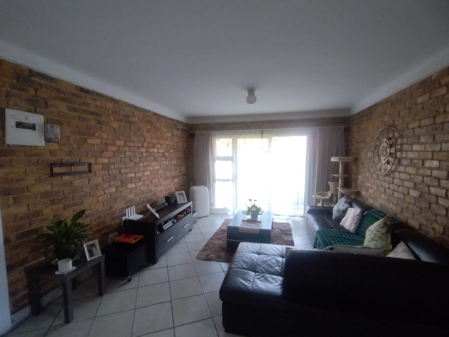 To Let 2 Bedroom Property for Rent in Brackendowns Gauteng