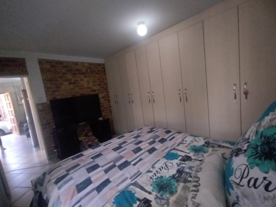 To Let 2 Bedroom Property for Rent in Brackendowns Gauteng