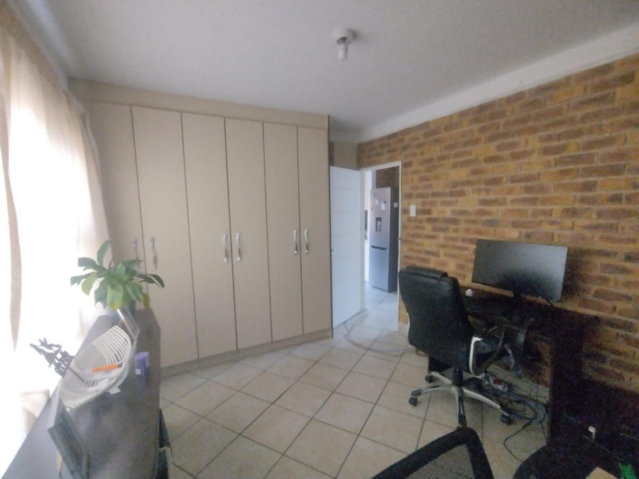 To Let 2 Bedroom Property for Rent in Brackendowns Gauteng