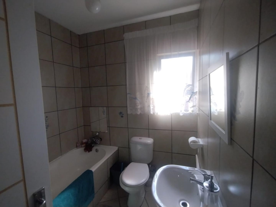 To Let 2 Bedroom Property for Rent in Brackendowns Gauteng