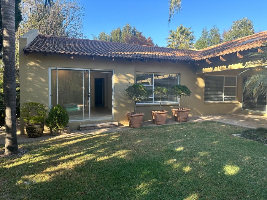 To Let 4 Bedroom Property for Rent in Hurlingham Manor Gauteng