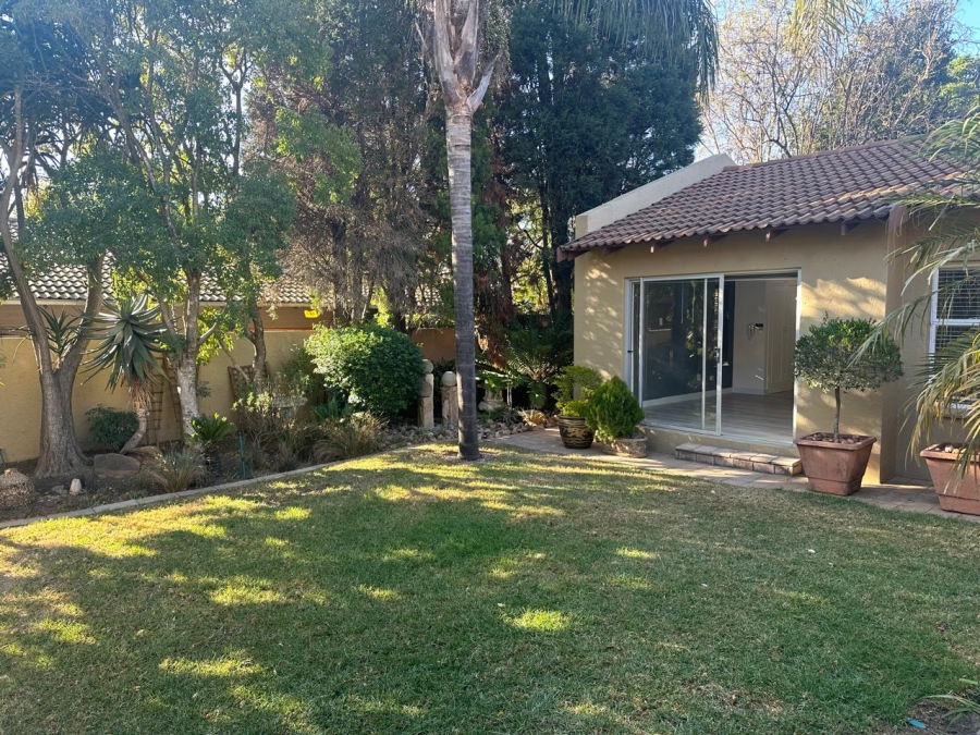To Let 4 Bedroom Property for Rent in Hurlingham Manor Gauteng