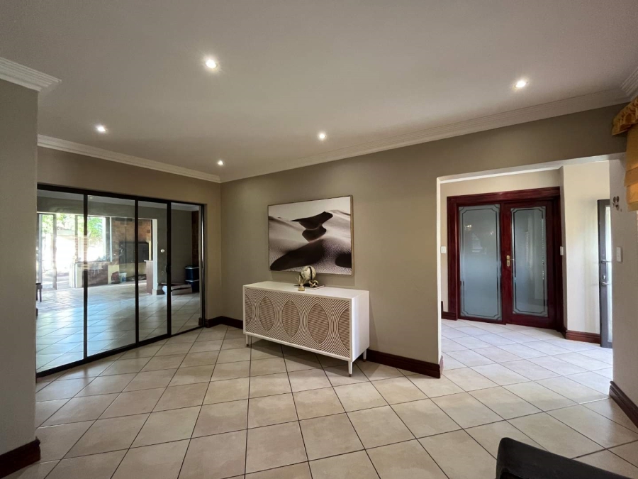 5 Bedroom Property for Sale in The Wilds Gauteng