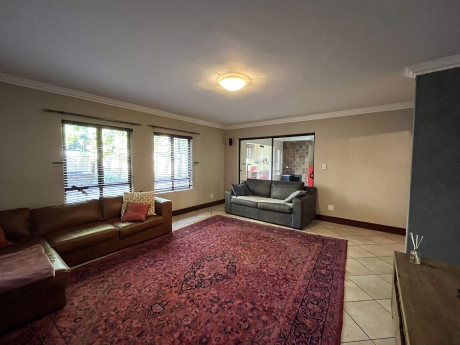 5 Bedroom Property for Sale in The Wilds Gauteng