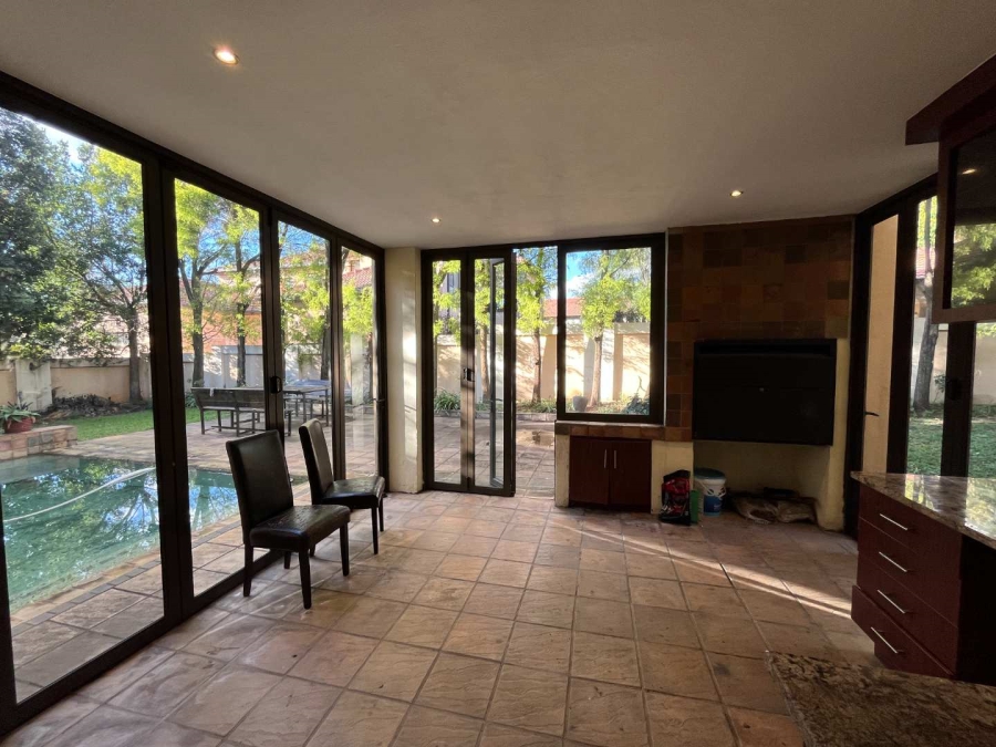 5 Bedroom Property for Sale in The Wilds Gauteng