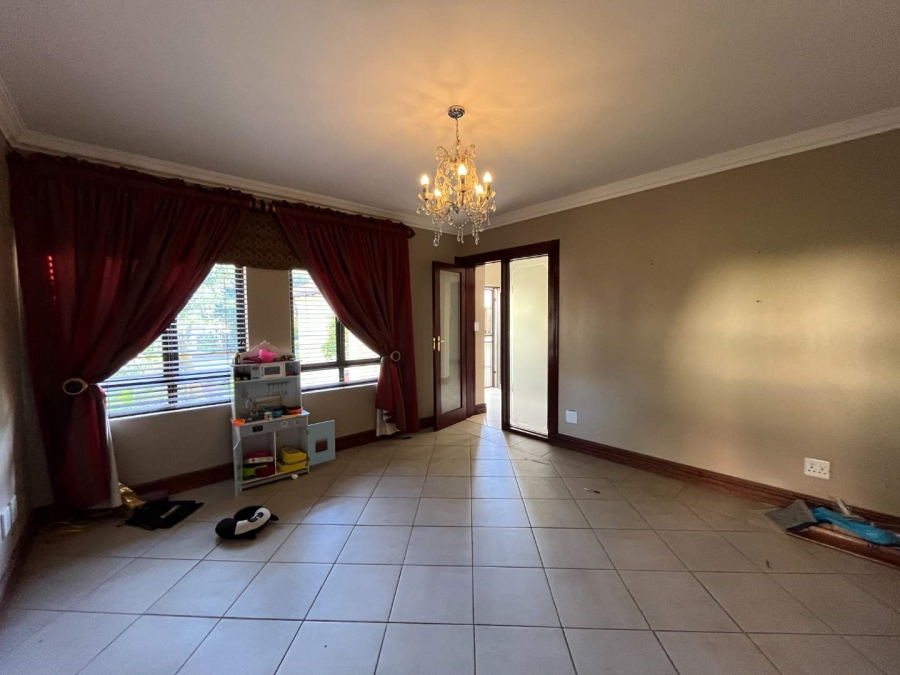5 Bedroom Property for Sale in The Wilds Gauteng