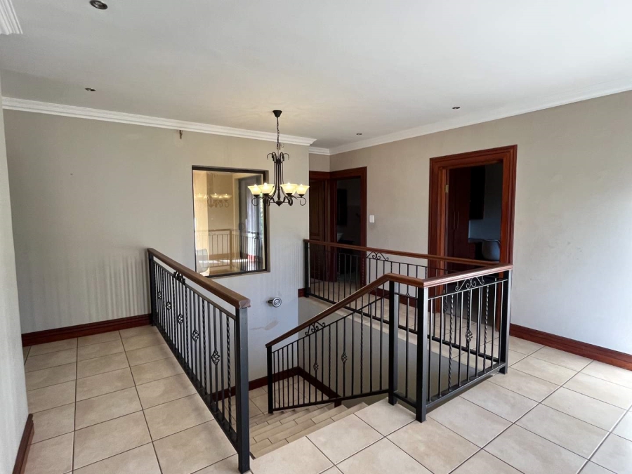 5 Bedroom Property for Sale in The Wilds Gauteng