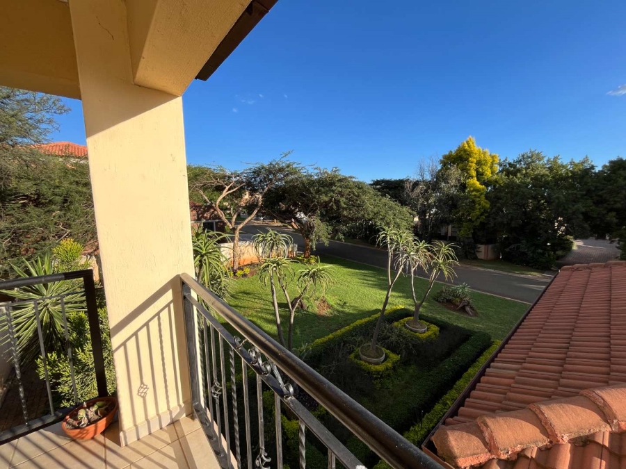 5 Bedroom Property for Sale in The Wilds Gauteng