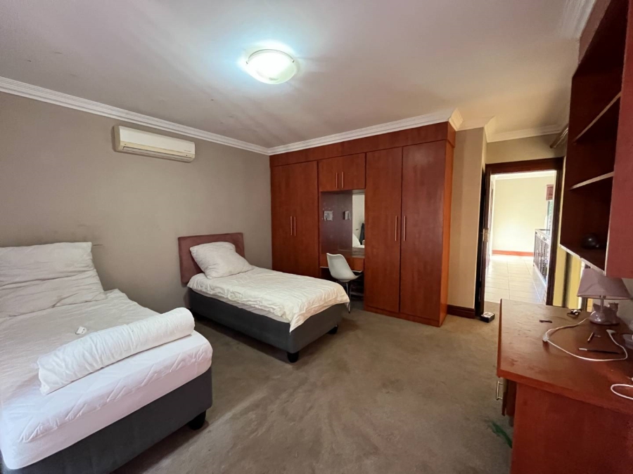 5 Bedroom Property for Sale in The Wilds Gauteng