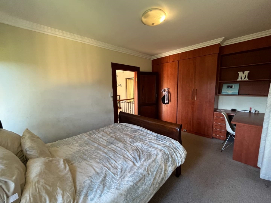 5 Bedroom Property for Sale in The Wilds Gauteng