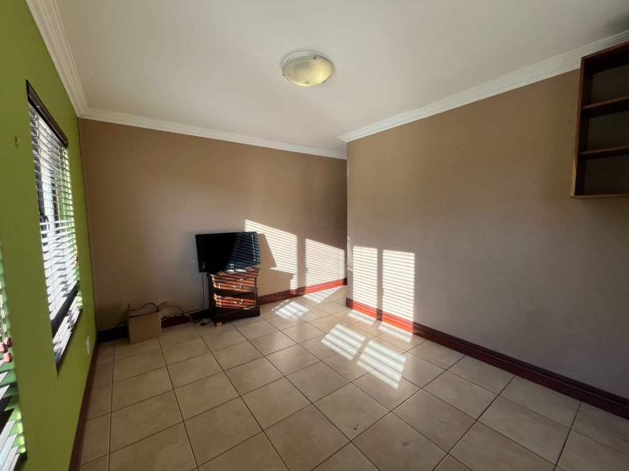 5 Bedroom Property for Sale in The Wilds Gauteng