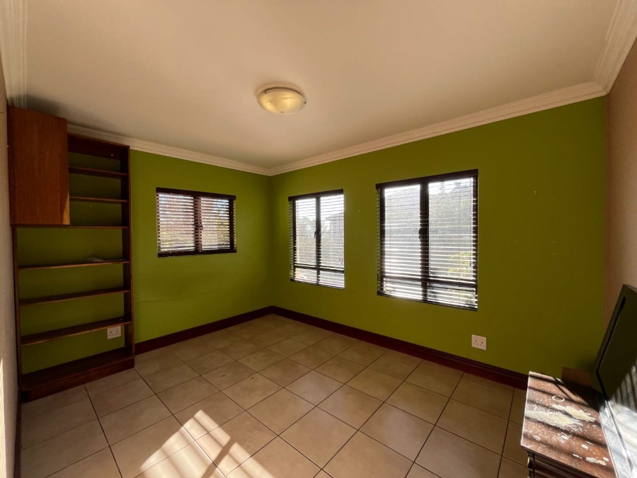 5 Bedroom Property for Sale in The Wilds Gauteng