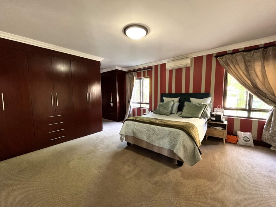 5 Bedroom Property for Sale in The Wilds Gauteng