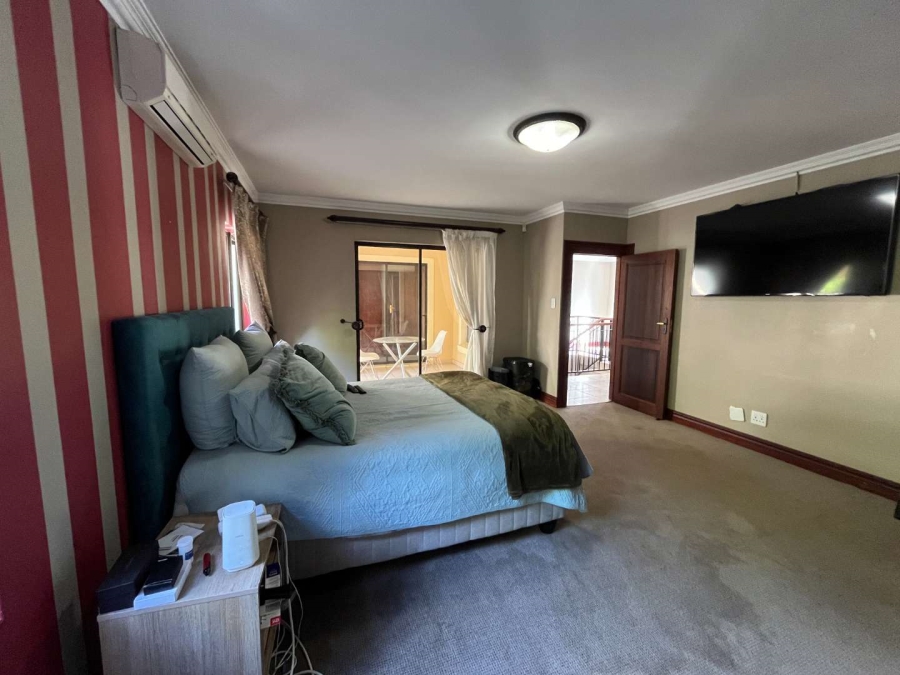5 Bedroom Property for Sale in The Wilds Gauteng