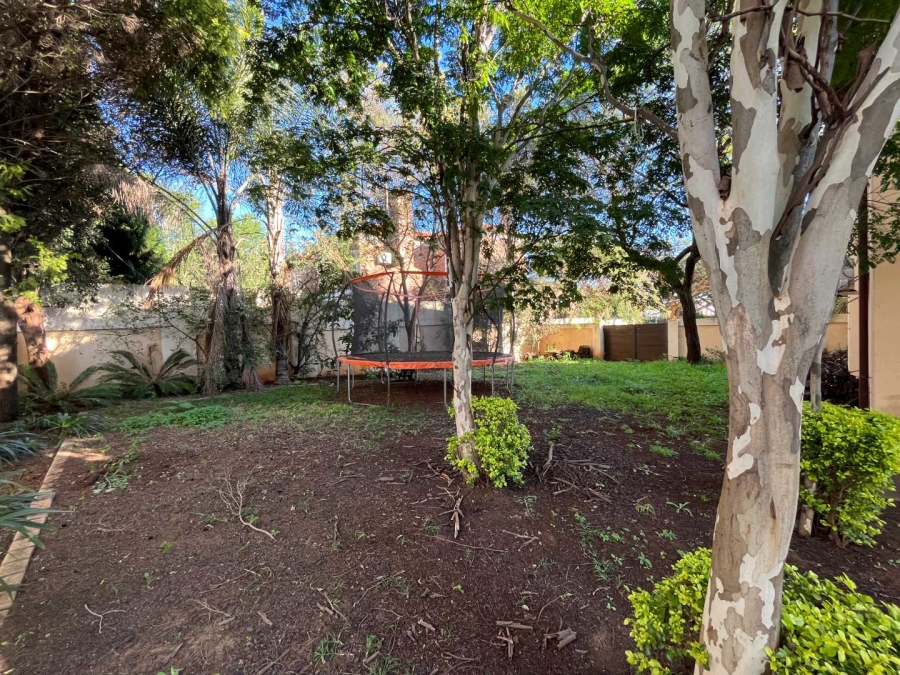 5 Bedroom Property for Sale in The Wilds Gauteng