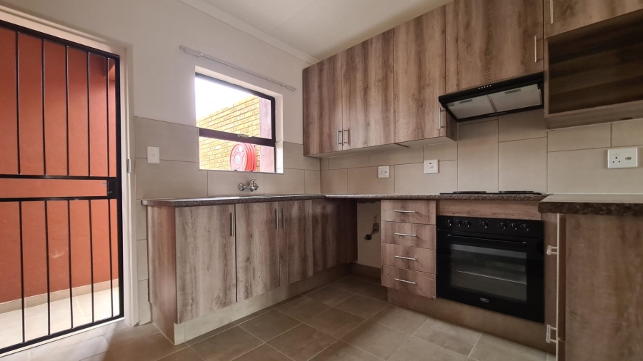 To Let 2 Bedroom Property for Rent in Wierdapark Gauteng