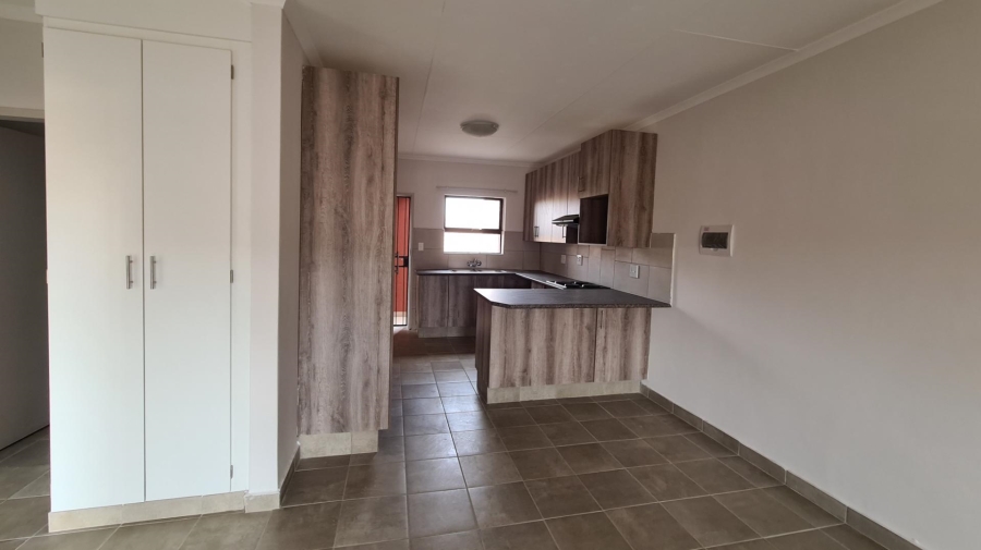 To Let 2 Bedroom Property for Rent in Wierdapark Gauteng