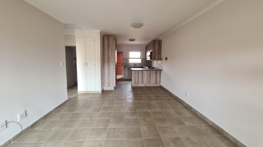 To Let 2 Bedroom Property for Rent in Wierdapark Gauteng