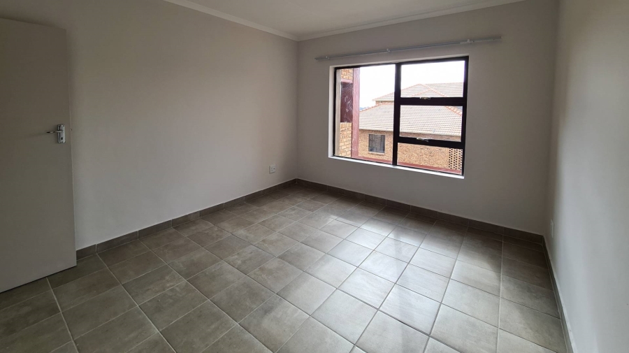 To Let 2 Bedroom Property for Rent in Wierdapark Gauteng