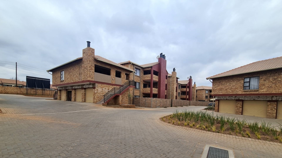 To Let 2 Bedroom Property for Rent in Wierdapark Gauteng