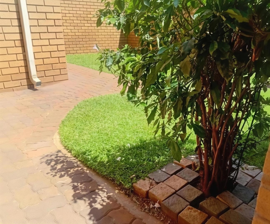 To Let 2 Bedroom Property for Rent in Montana Gauteng