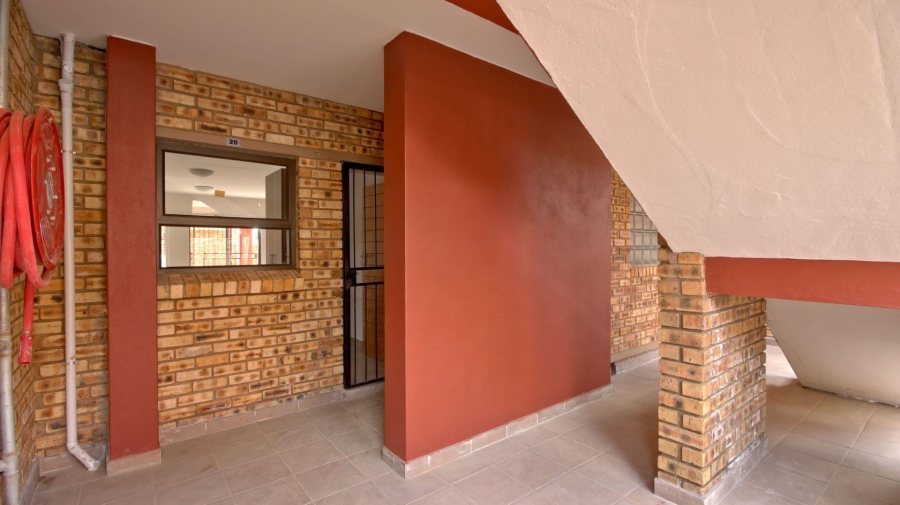 To Let 2 Bedroom Property for Rent in Wierdapark Gauteng