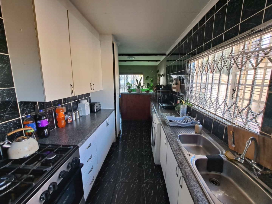 3 Bedroom Property for Sale in Brackendowns Gauteng