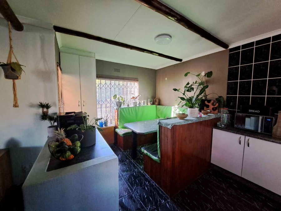 3 Bedroom Property for Sale in Brackendowns Gauteng