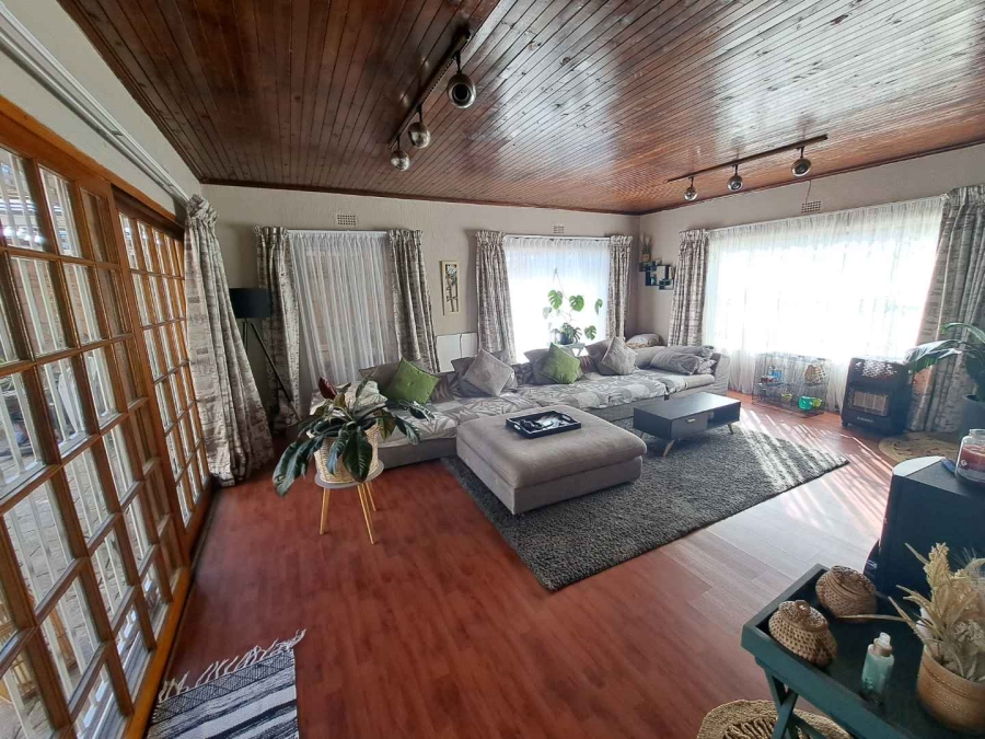 3 Bedroom Property for Sale in Brackendowns Gauteng