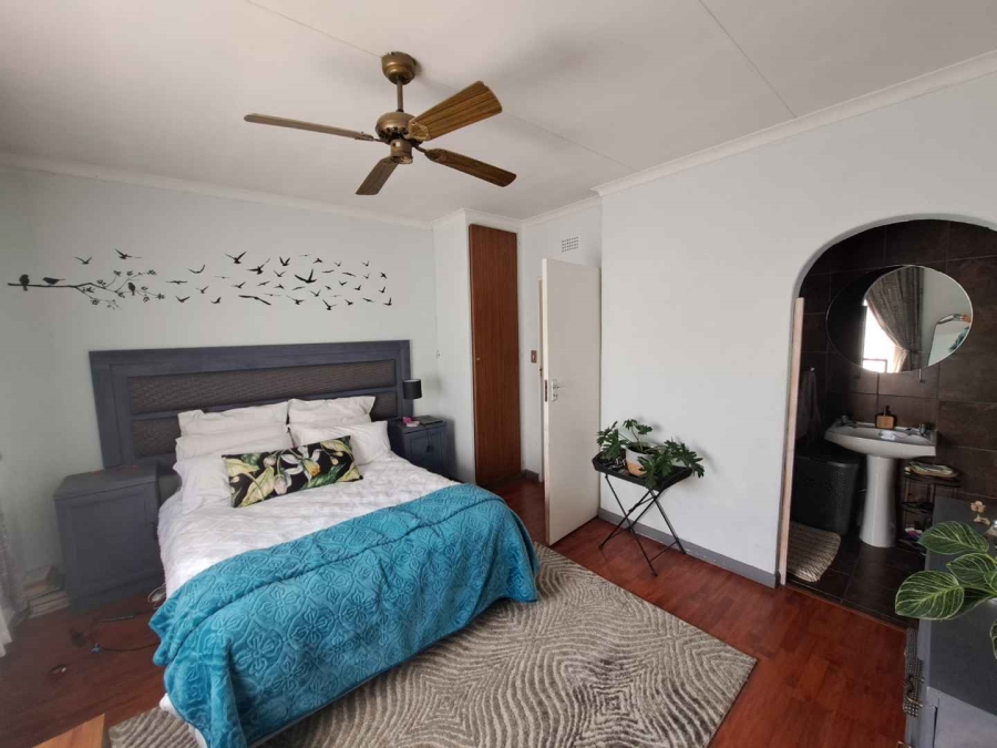 3 Bedroom Property for Sale in Brackendowns Gauteng