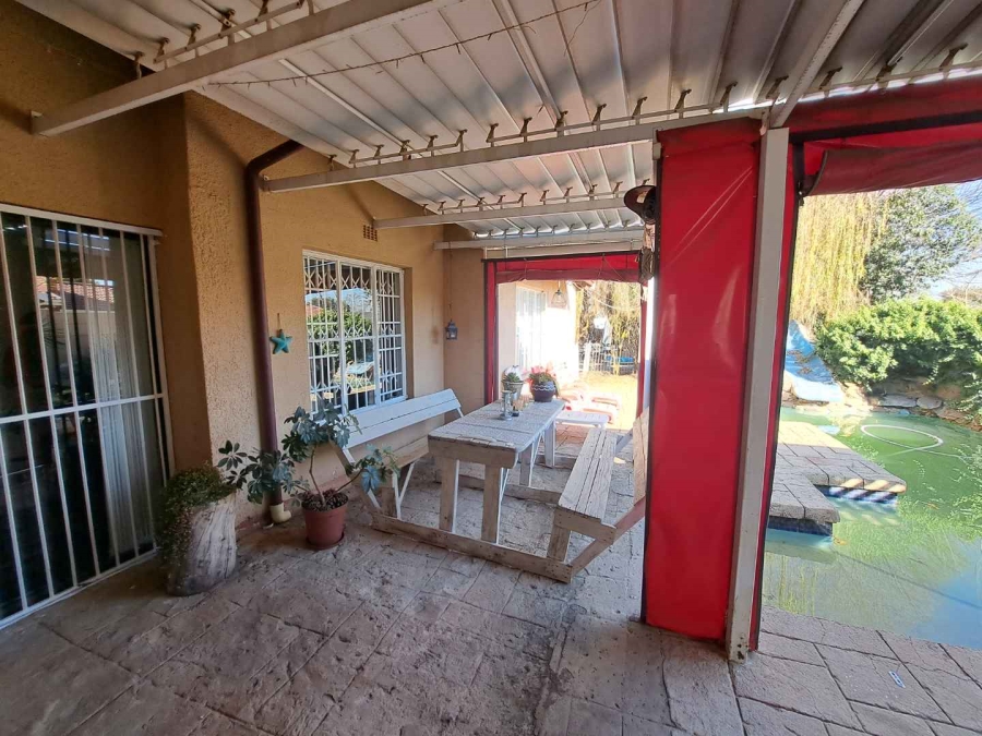 3 Bedroom Property for Sale in Brackendowns Gauteng