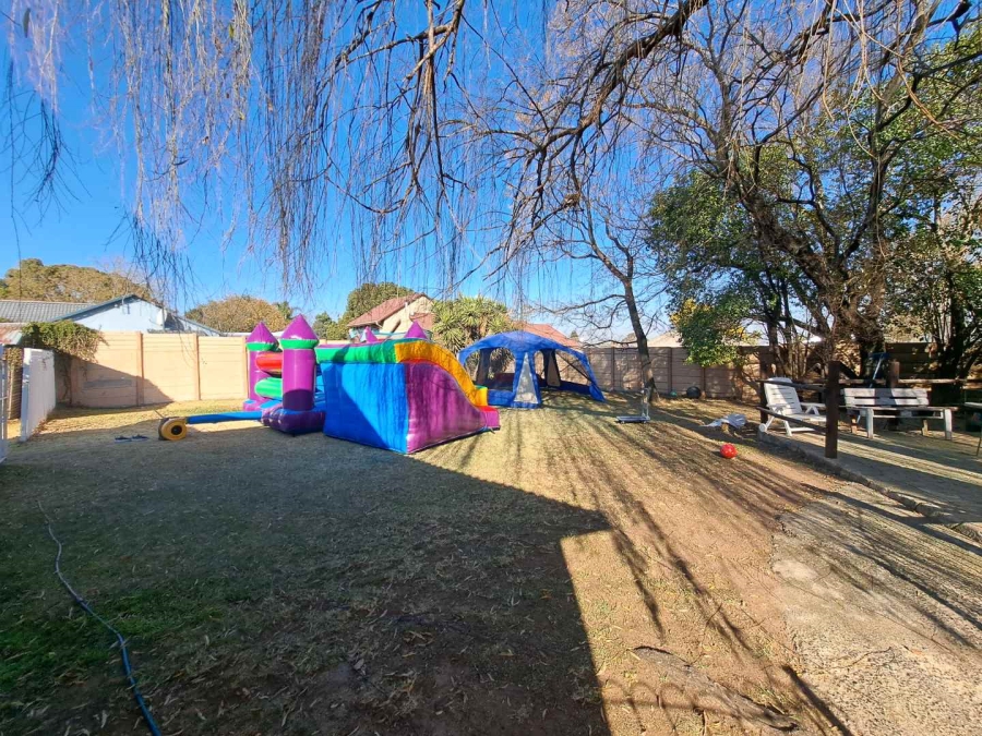 3 Bedroom Property for Sale in Brackendowns Gauteng
