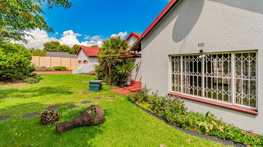 3 Bedroom Property for Sale in Brackendowns Gauteng
